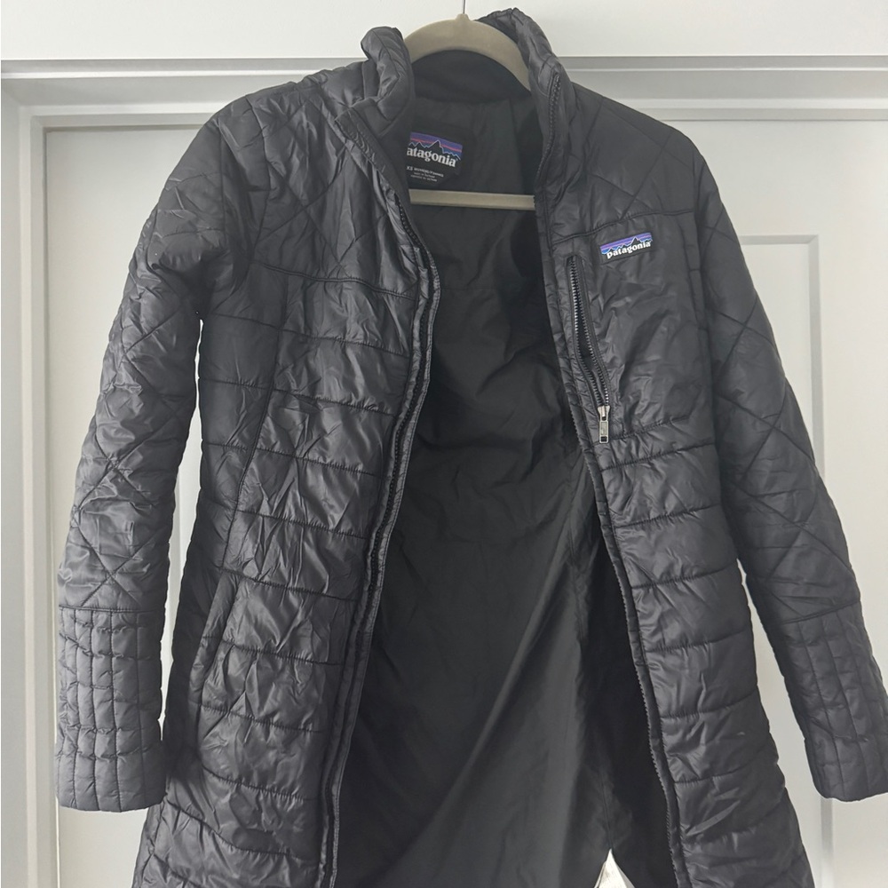 Patagonia Black Puffer Jacket with Insulated Padding